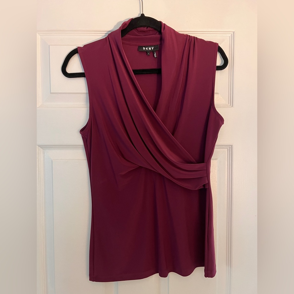 DKNY Purple V-neck top. Fits like a M.